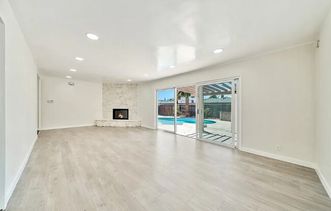 Building Photo - 1410 Central Ave