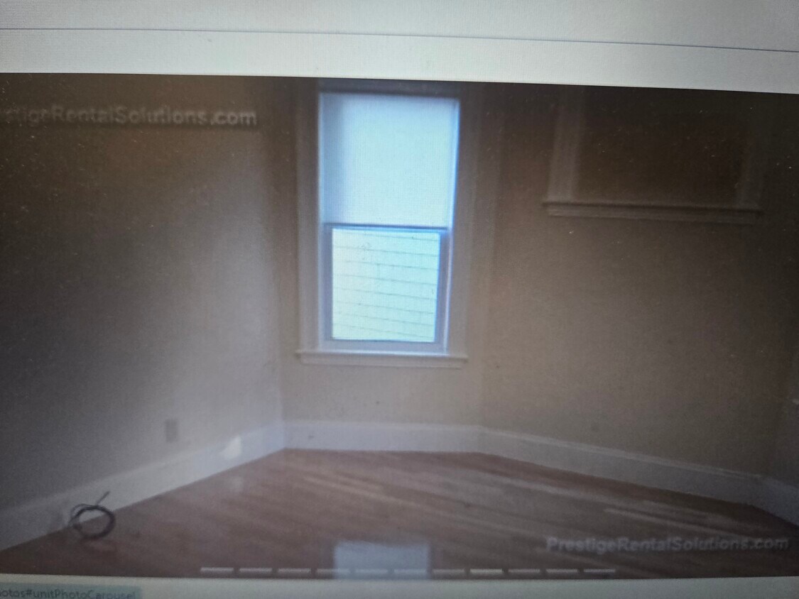 Building Photo - 21 Roseclair St