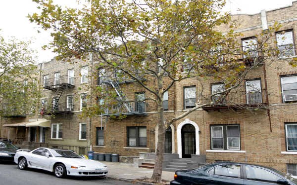 Primary Photo - 655 56th St