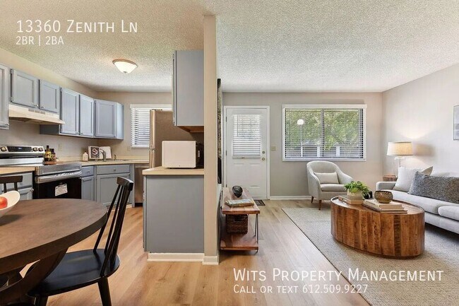 Building Photo - Fantastic 2 Bedroom, 1.5 Bathroom Townhouse