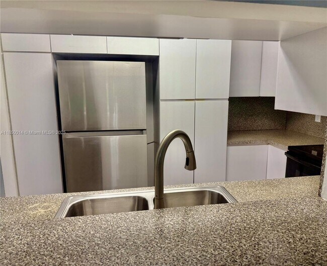 Foto del edificio - 8650 SW 149th Ave