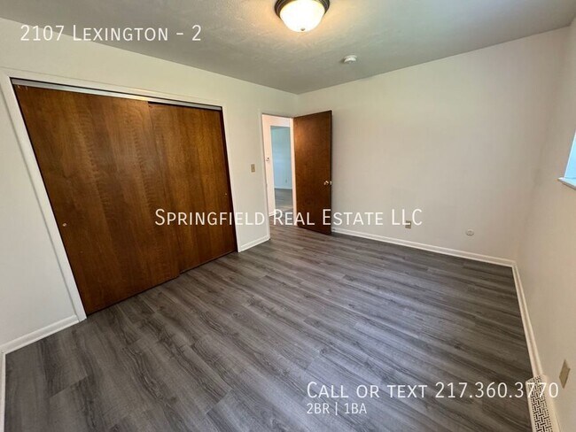 Building Photo - Stylish 2-Bedroom Main Level Unit with Spa...