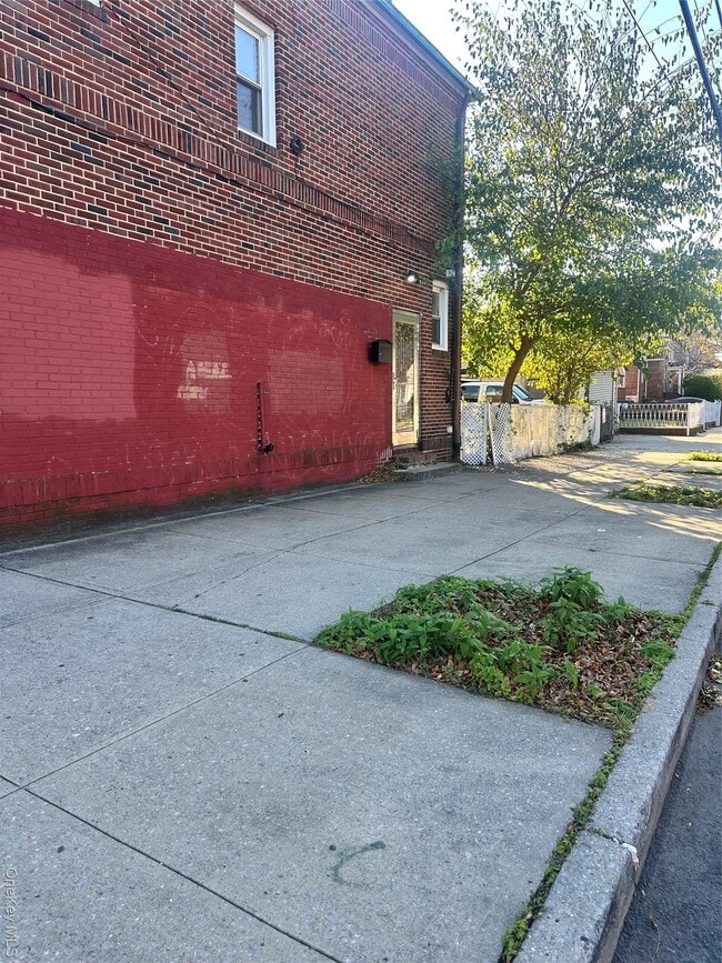 Building Photo - 77-02-77164 164th St