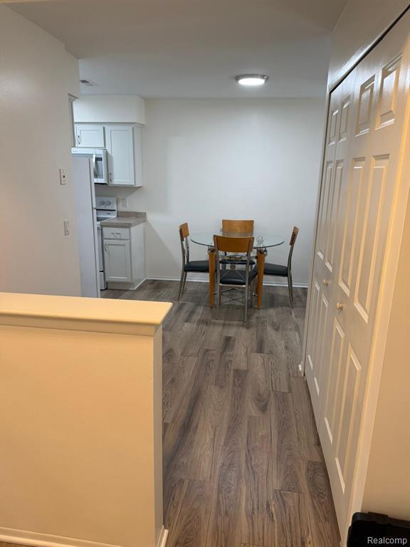 Foto del edificio - 23414 Middlebelt Rd