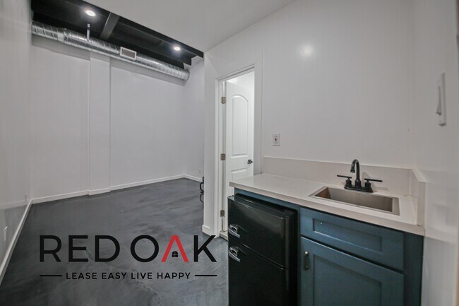 Foto del edificio - Welcome to this Charming Studio Loft with ...