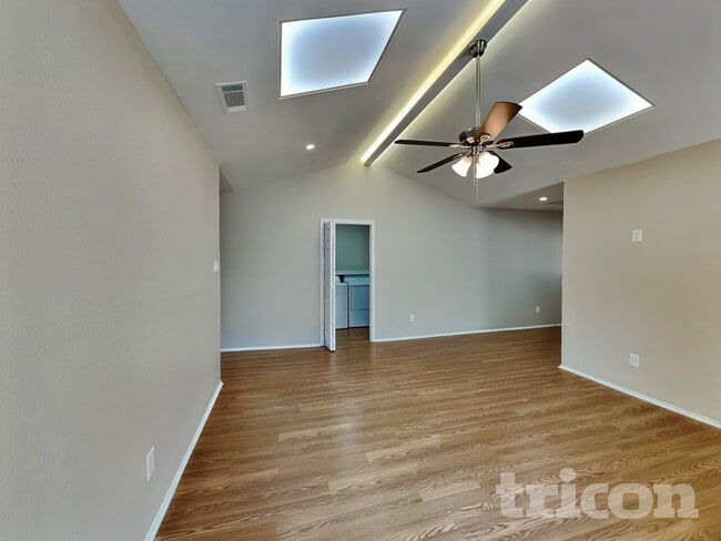 Building Photo - 1109 Glen Creek Dr