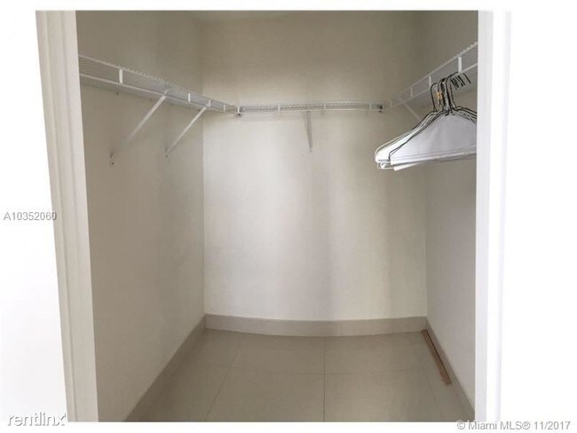 Building Photo - 2 br, 2 bath  - Vizcayne