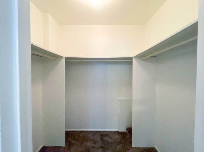 Building Photo - 46 Township Line Rd