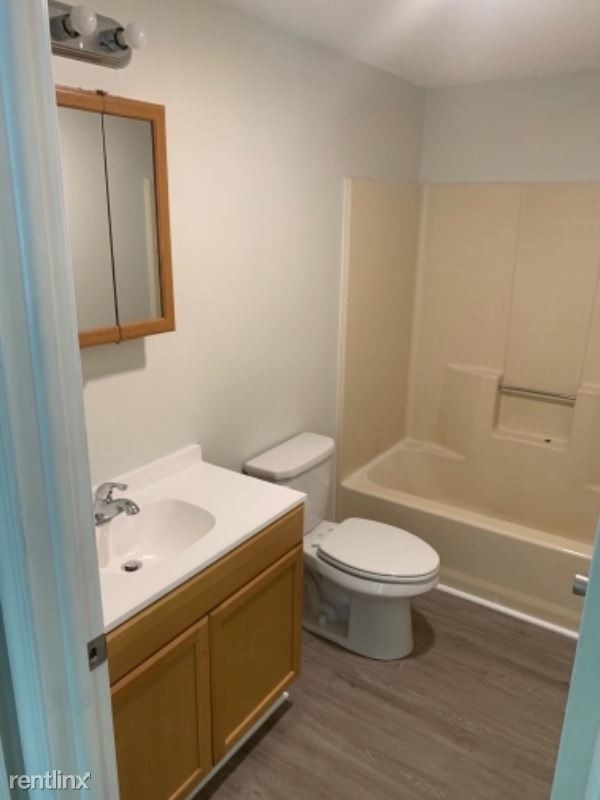 Foto del edificio - 18 Goshen Rd