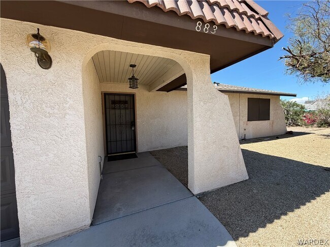 Foto del edificio - 883 Los Flores St