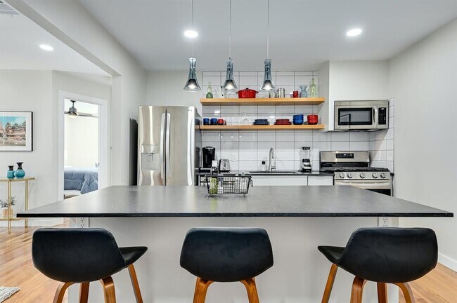 Foto del edificio - 619 Brentwood St