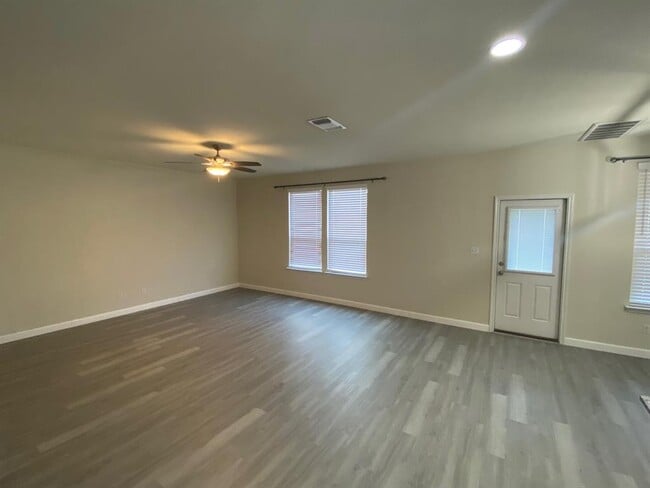 Building Photo - 97 Quarryman Dr