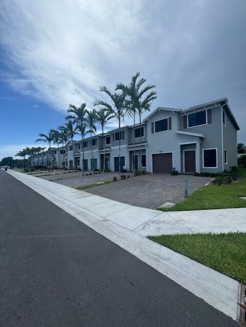 Foto del edificio - 5040 Elderberry St