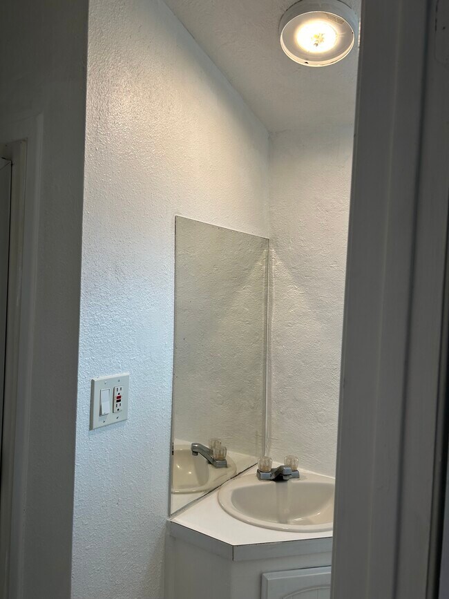 Foto del edificio - 33141 Case St