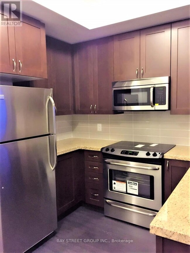 Building Photo - 540-540 Bur Oak Ave