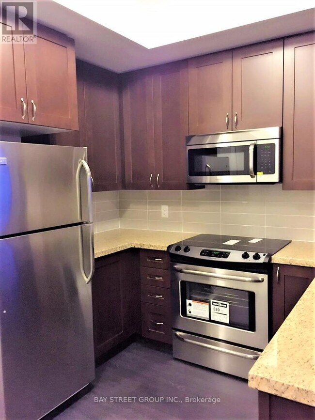 Photo du bâtiment - 540-540 Bur Oak Ave