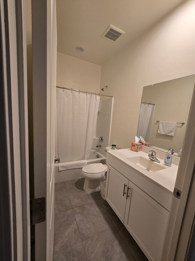 Building Photo - 11868 W Charismatic Dr