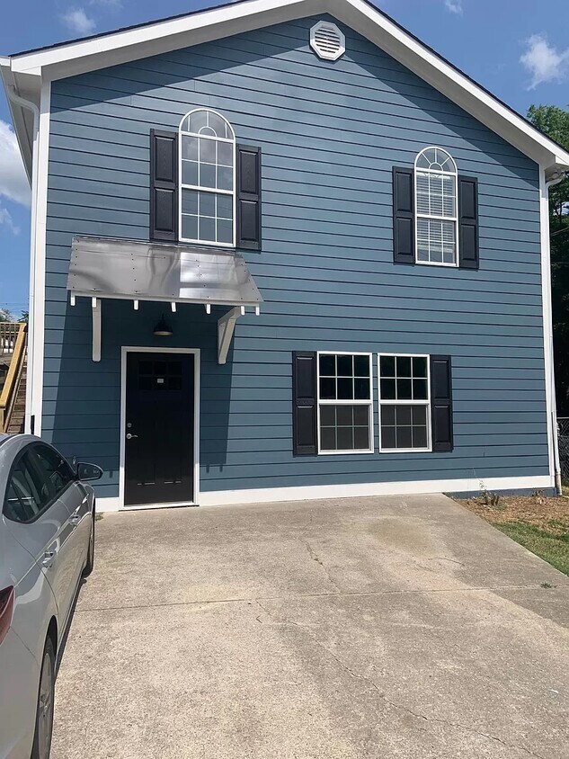Foto principal - 631B James Ave