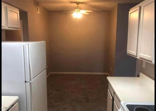 Foto del edificio - 231 W Horizon Ridge Pkwy