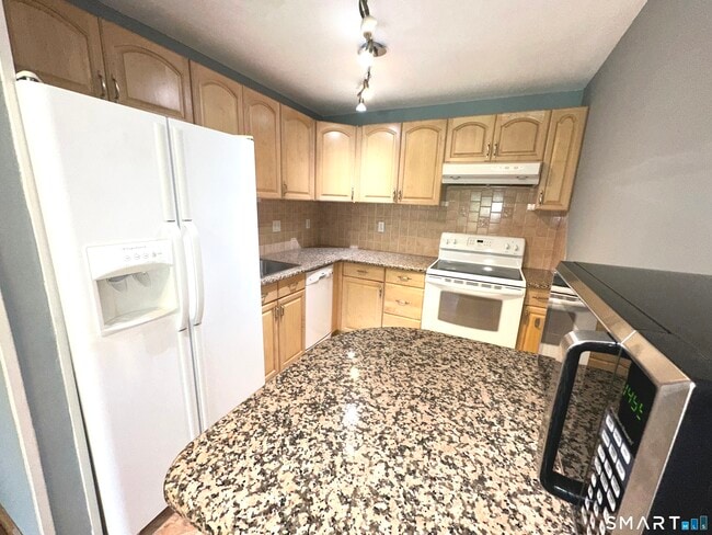 Building Photo - 308 Meadowside Rd