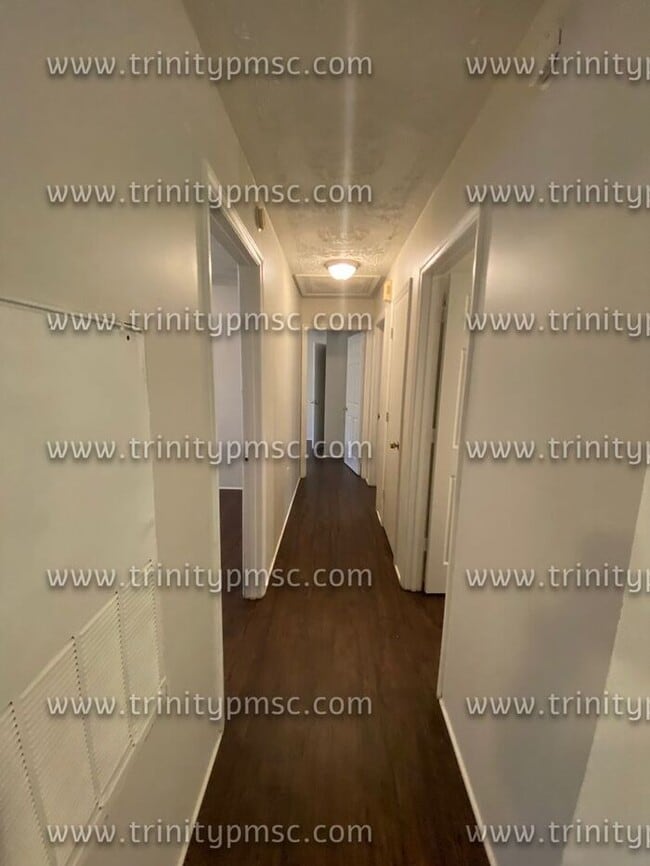 Foto del edificio - Available Now!