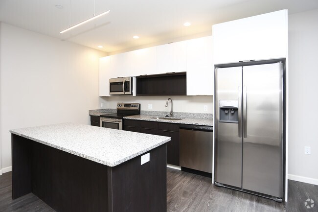 1HAB, 1BA - 740 ft² - Skyline Tower