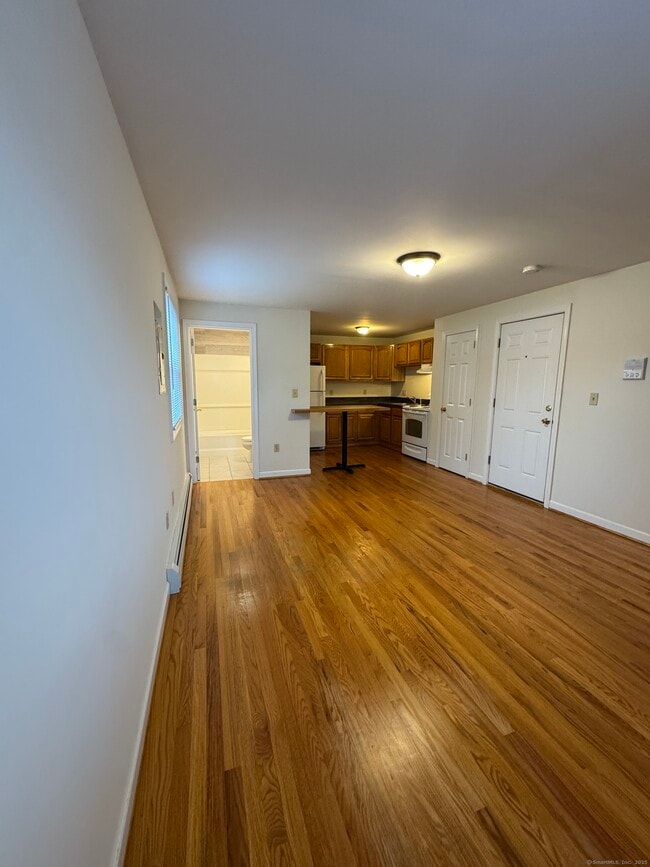 Building Photo - 90 Kibbe St