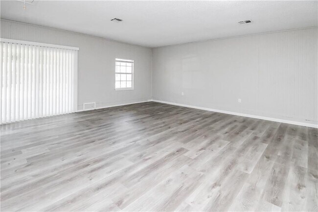 Building Photo - 217 Cherrywood Dr
