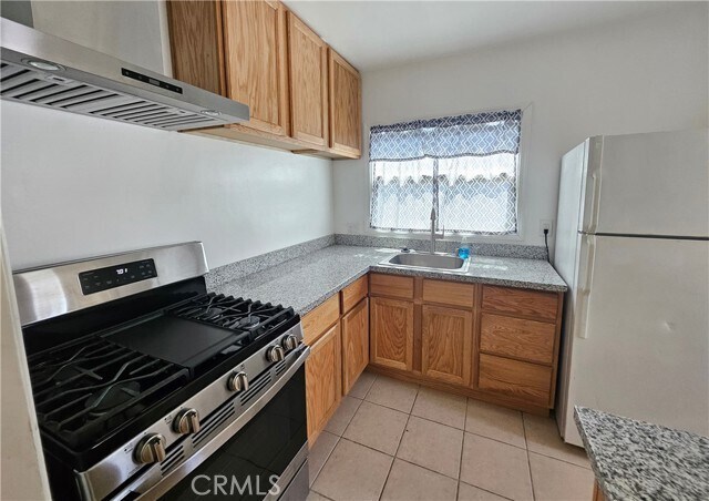 Building Photo - 1832 S Parton St