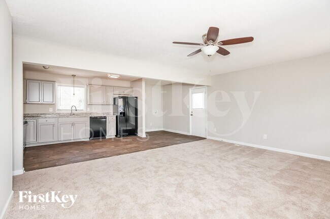 Foto del edificio - 3625 Somerset Dr