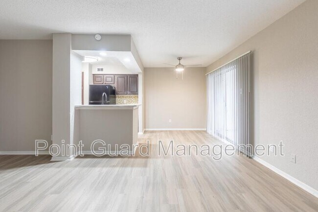 Building Photo - 2290 Ridgmar Plaza