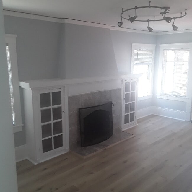 Building Photo - 5345 Trask St