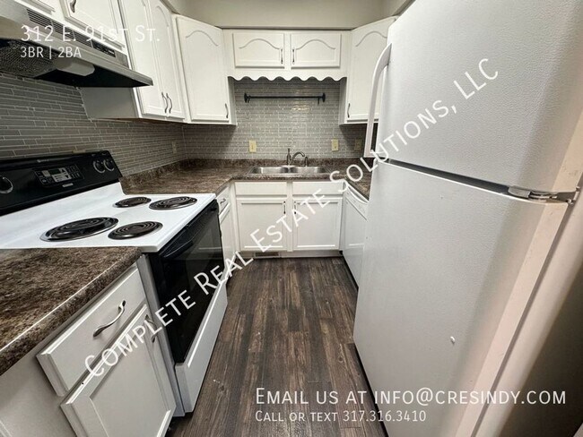 Building Photo - Now Showing this 3BR, 1.5BA duplex located...