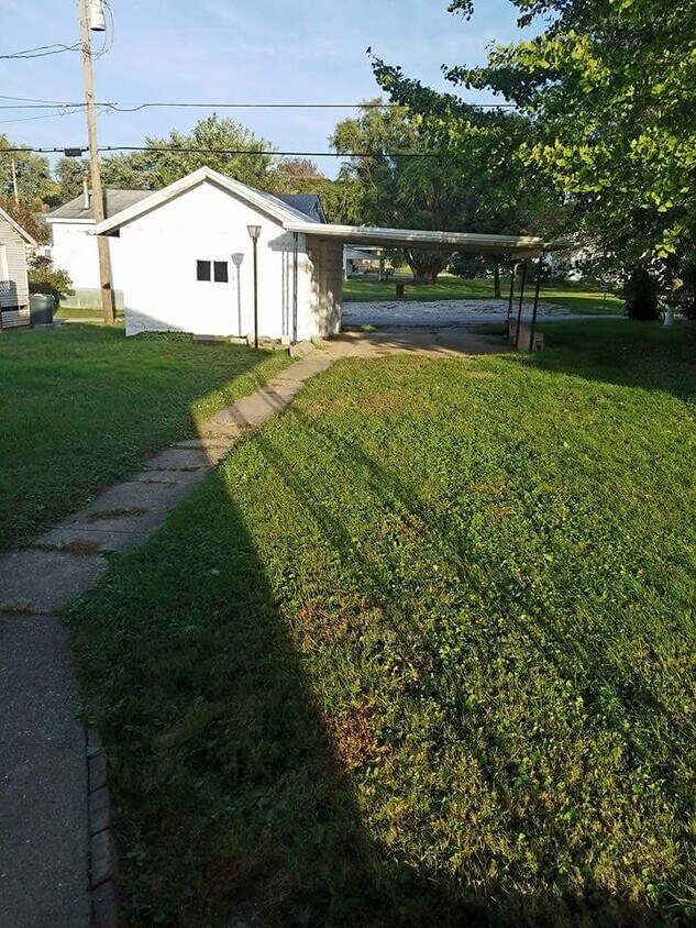 306 Southeast 7th Street, Washington, IN 47501 House Rental in