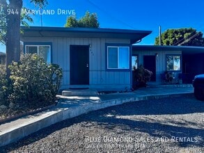 Building Photo - 944 Maryland Dr