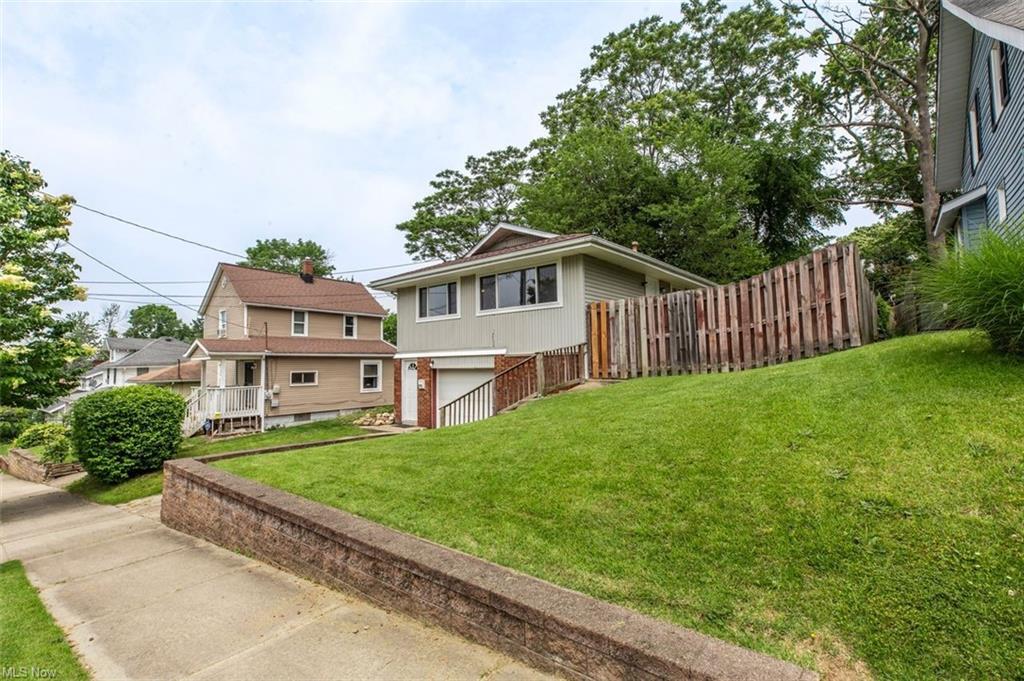 931 Harrison Ave Akron, OH 44314 – photo 3