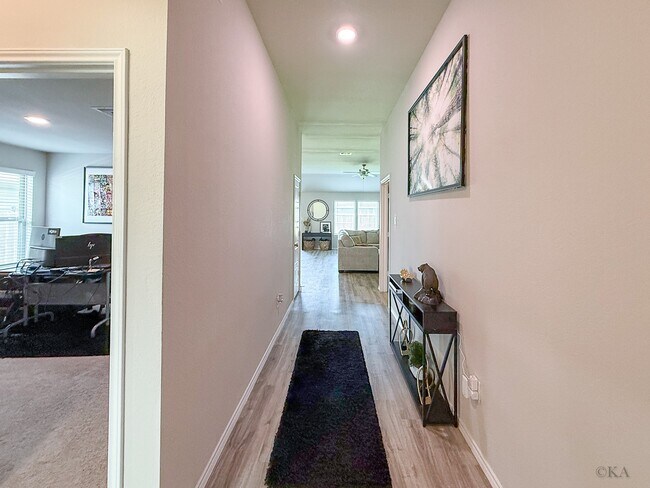 Foto del edificio - 6651 Fiddlewood Thicket Ln