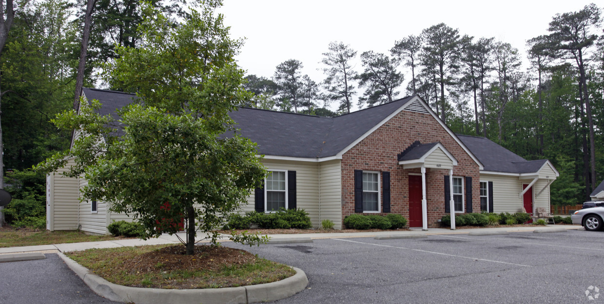 Primary Photo - Oyster Point Village