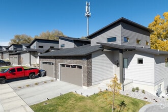 Building Photo - Rise Townhomes