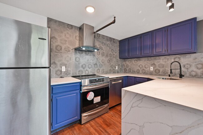Building Photo - 384 Trenton Ave