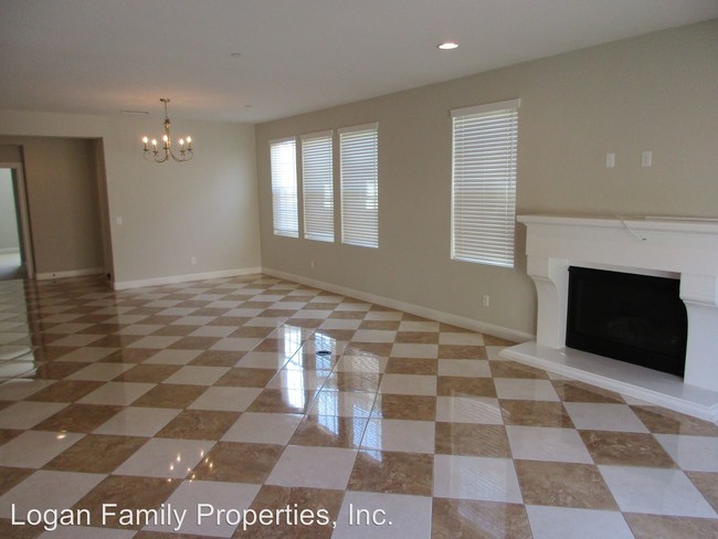 Building Photo - 5 br, 4 bath House - 7772 Chadamy Way