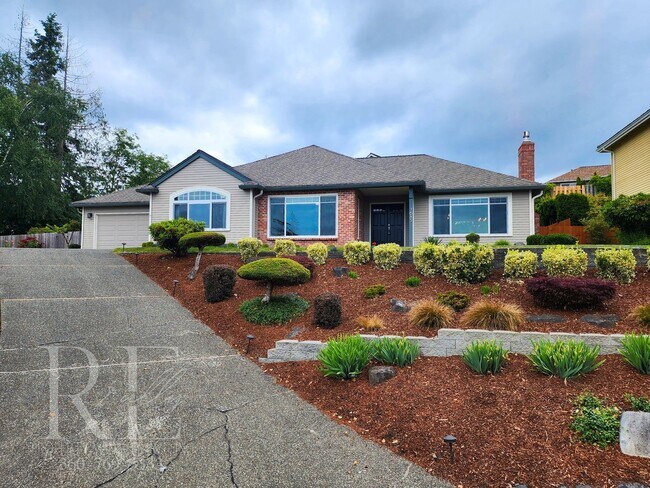 Building Photo - Stunning Single Story Home with Panoramic ...