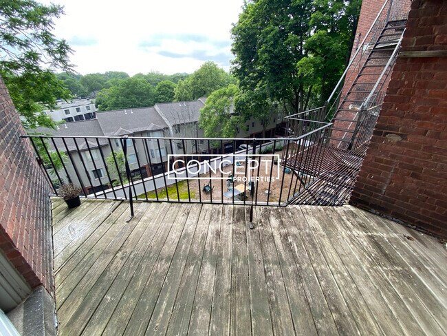 Foto del edificio - 310 Tappan St