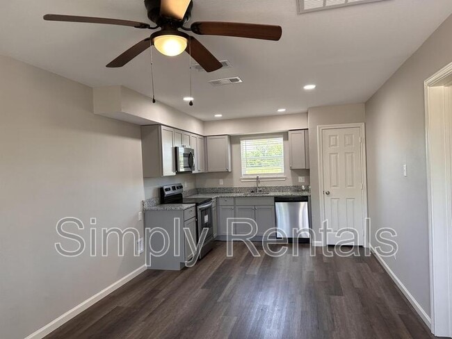 Building Photo - 11015 I-30 Frontage Rd