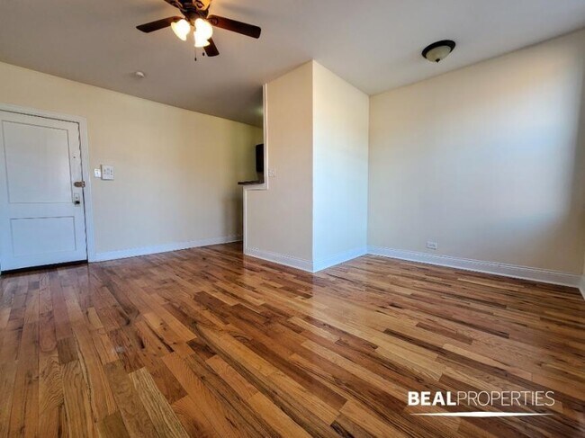 Building Photo - 0 bedroom in CHICAGO IL 60614