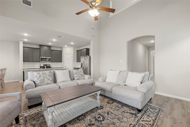 Foto del edificio - 27130 Peaceful Cv Dr