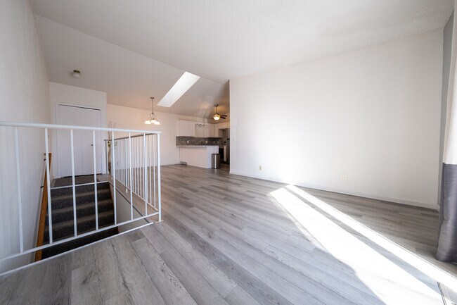 Foto del edificio - 733 Parkside Dr