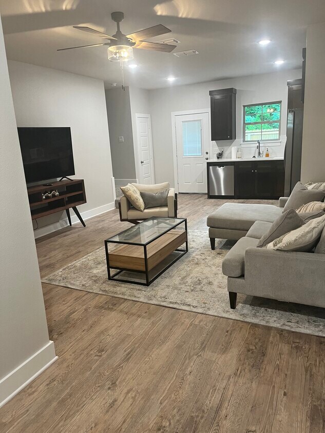 11722 FM 16 W, Lindale, TX 75771 Townhouse for Rent in Lindale, TX