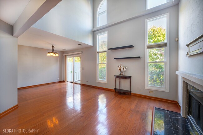 Foto del edificio - 2342 Hamilton Pl