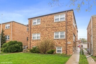 Building Photo - 8910 Grand Ave